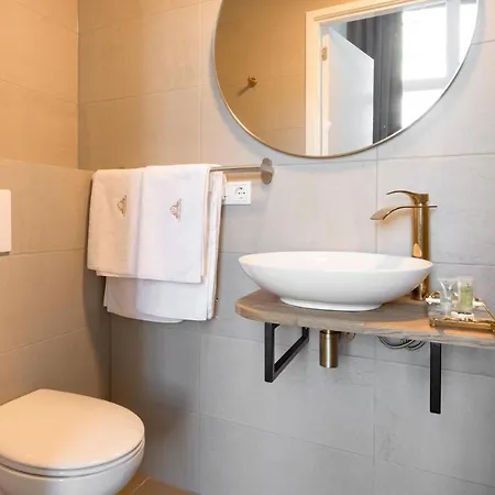 The Velvet Hotel 4*